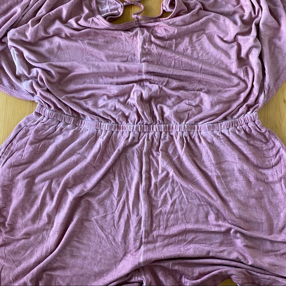 AEO Mauve Oversized Romper - Picture 7 of 16